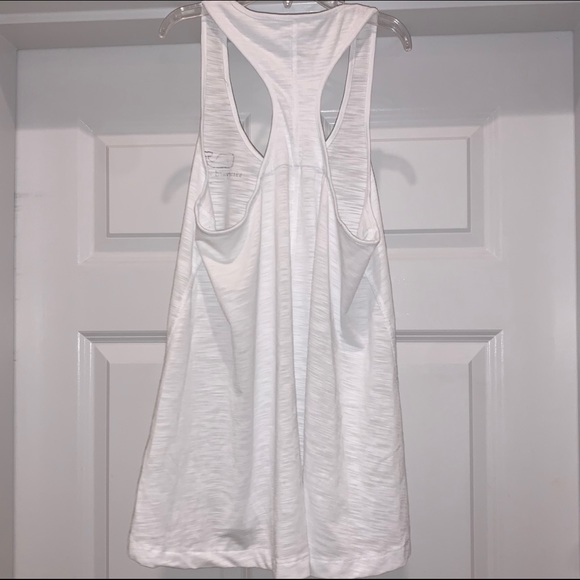 Vineyard Vines Tank Top - Picture 2 of 4